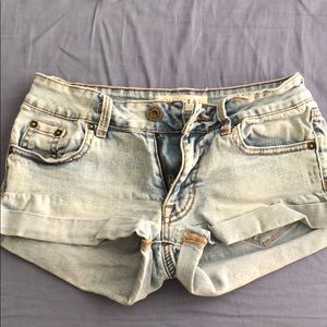 Bullhead Denim Shorts-Light washed